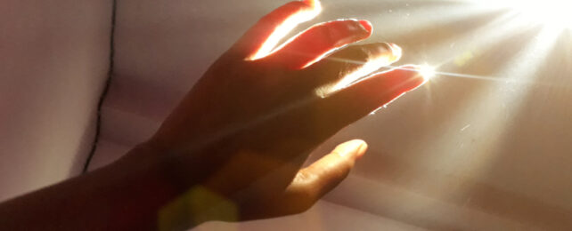 We May Emit a Pale, Visible Light That Vanishes When We Die, Surprising New Study Finds