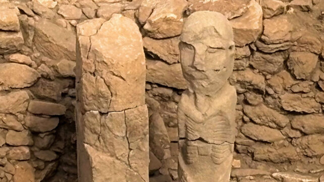 statue and pillar